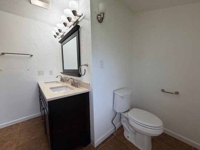Building Photo - Beautifully remodeled Home in NE Anchorage