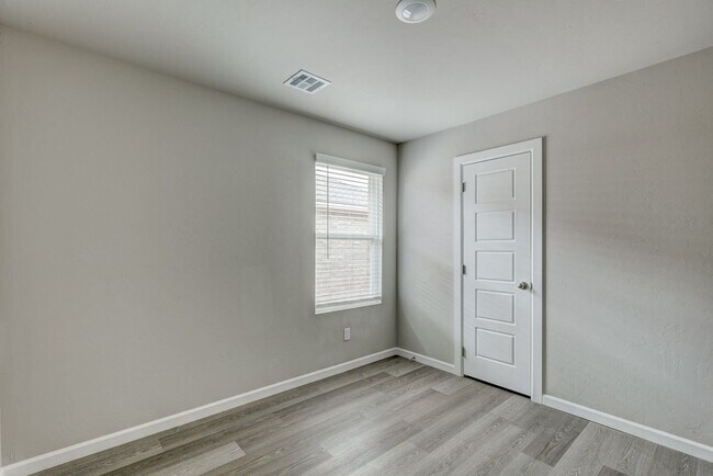 Building Photo - Brand New 4 Bed For Lease in Sara Park