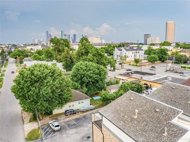 Building Photo - 1028 Patterson St