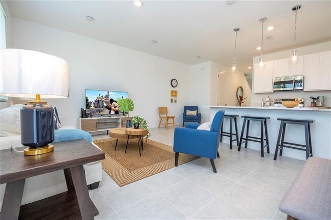 Building Photo - 686 Longboat Dr