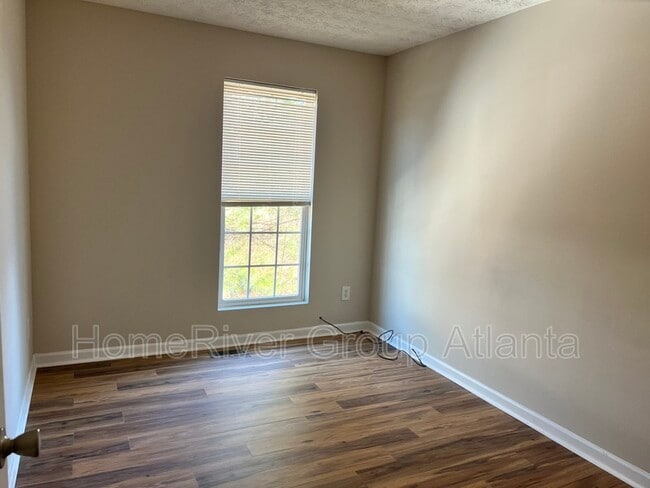 Building Photo - 11424 S Grove Dr