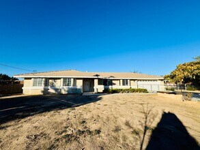 Building Photo - Newly remodeled home on The Mesa in Hesperia!