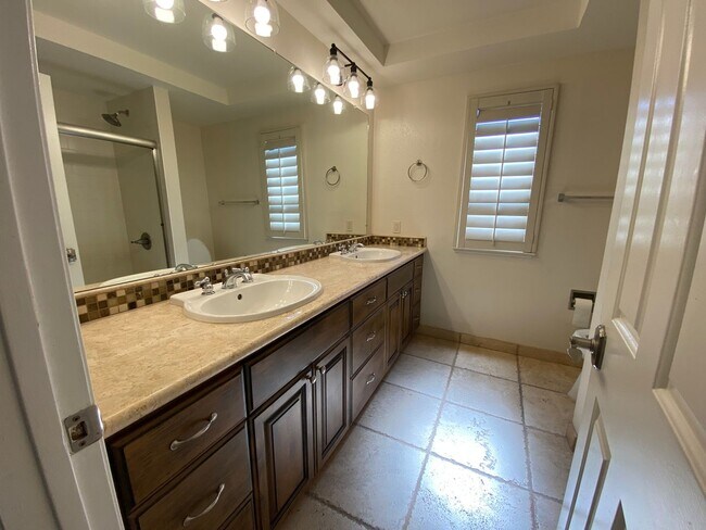 Building Photo - ALMADEN VALLEY - Sharp home with 4 large bedrooms (plus bonus room) and 3 full bathrooms, pool.