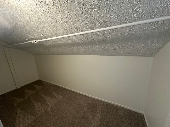 Building Photo - 219 Huston St