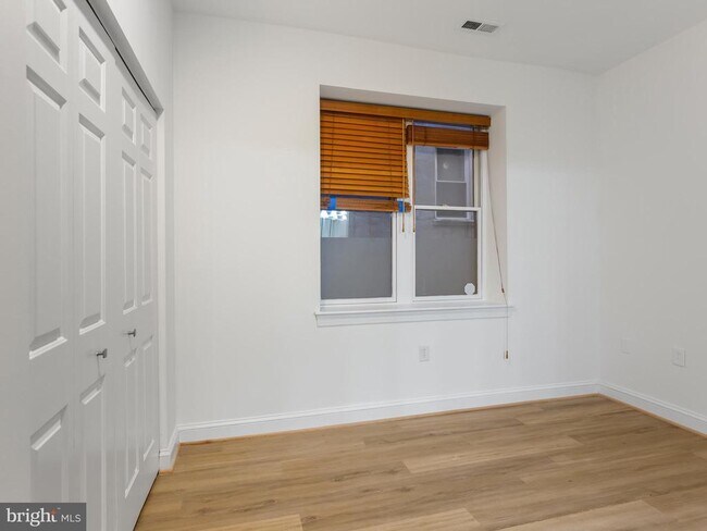 Building Photo - 1417 Chapin St NW