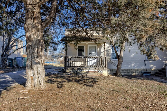 Building Photo - Ralston Rental Home Available