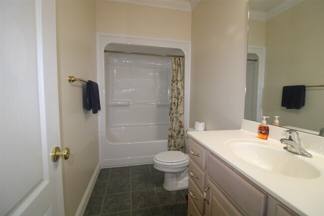 Building Photo - 320 Remington Way Dr