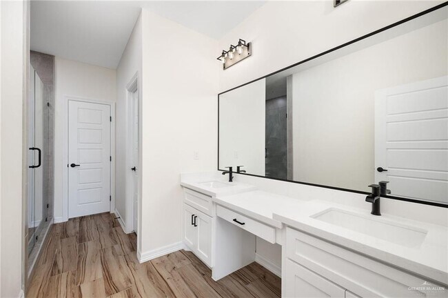 Building Photo - 3617 S Apex St