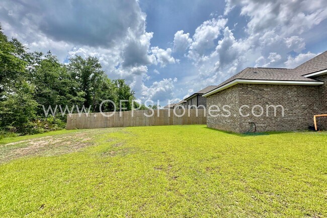 Building Photo - 4601 Jayhawk Dr