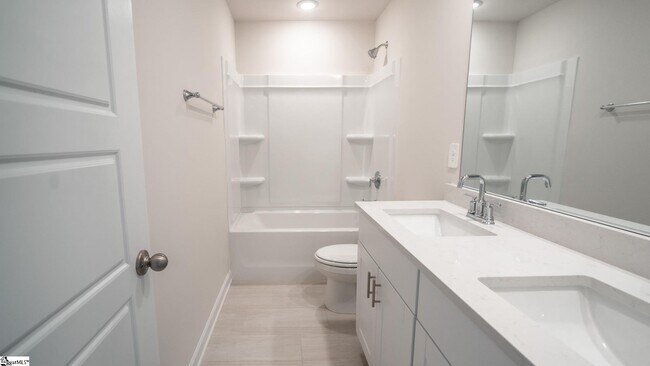 Building Photo - 1029 Killian St