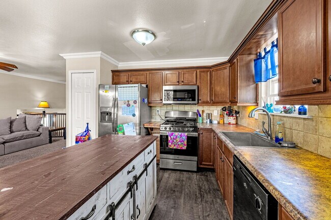 Building Photo - 7115 Grand Valley Dr