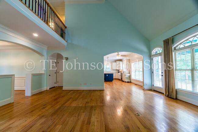 Building Photo - Luxury Living in Lewisville