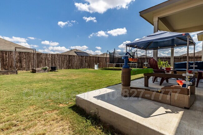 Building Photo - 709 Stonemanor Bay