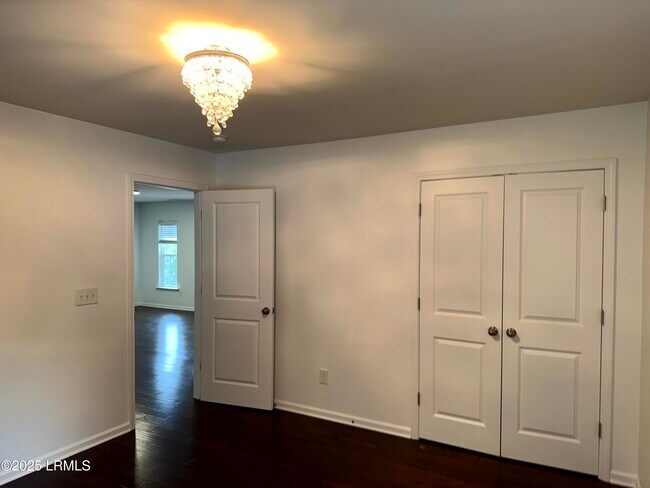 Building Photo - 17 Riversbridge Ct