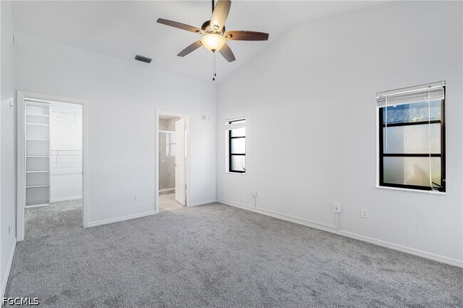 Building Photo - 3106 SE 10th Pl