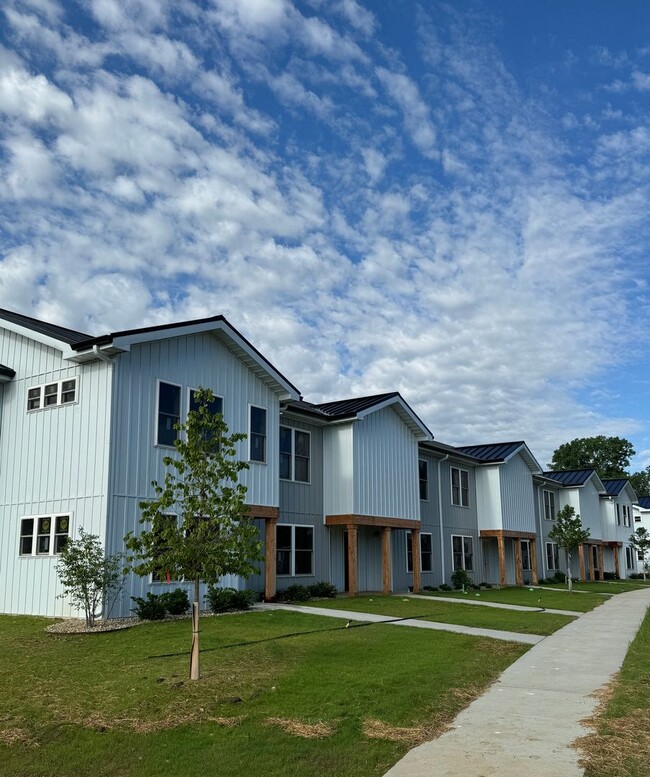 Building Photo - The Daugherty Preserve - Townhome Building 1