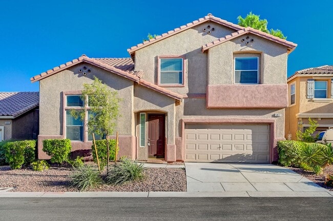 Building Photo - Stunning 4 Bed 2.5 Bath!