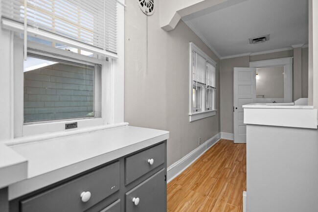 Building Photo - 437 Connecticut Ave