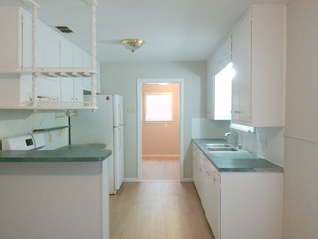 Building Photo - 4938 Jean St