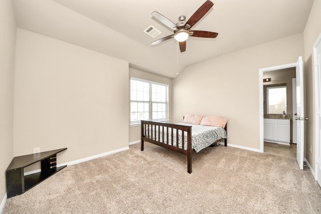 Building Photo - 29482 Westhope Dr