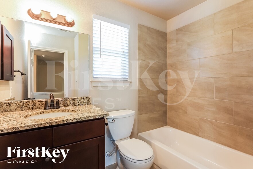 Building Photo - 4011 Anton Dr