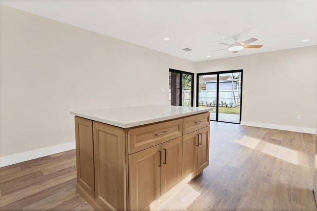 Building Photo - 391 NW 58th Ave