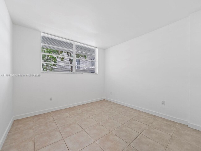 Building Photo - 750 NE 64th St
