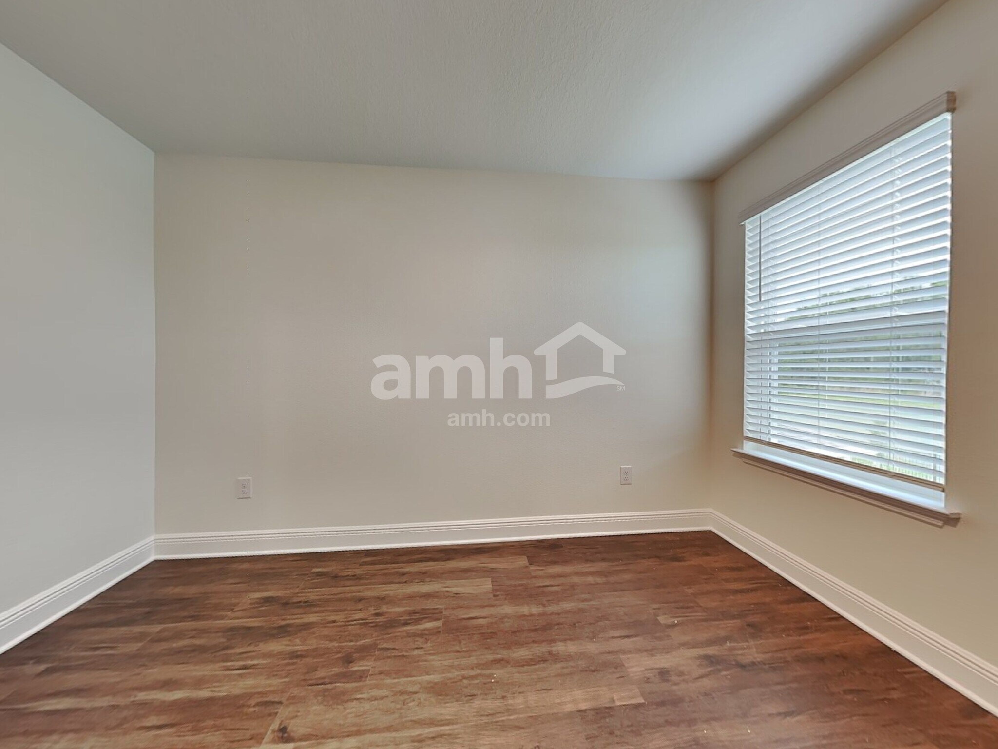 Building Photo - 27333 St Andrews Ave