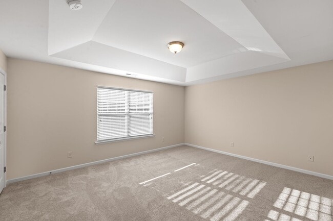 Building Photo - 3 Bedroom - Cary Townhome in Central Location!!! Close to 540 and Research Triangle Park!