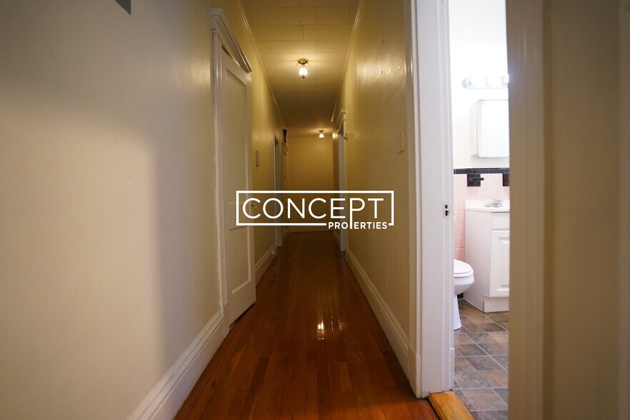 Building Photo - 18 Euston St