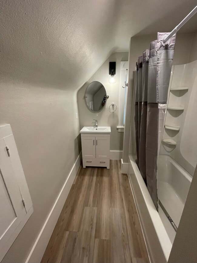 Building Photo - 401 N Polk St