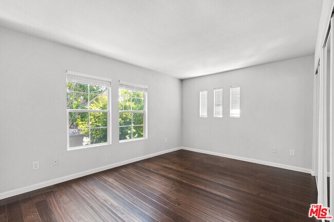 Building Photo - 14061 Milbank St