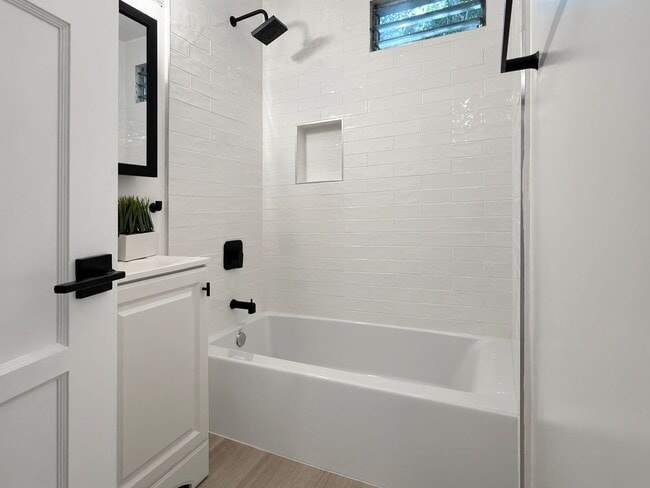 Building Photo - 4446 Linden Ave