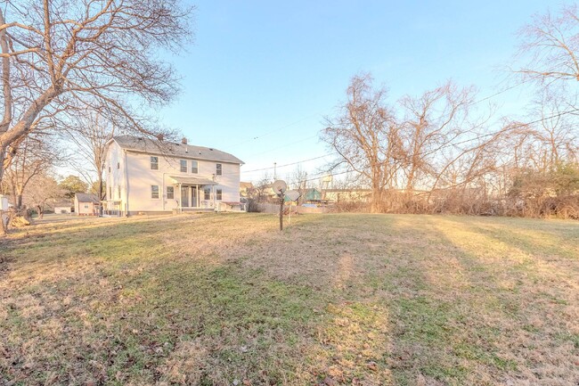 Building Photo - Renovated 2 bed 1 bath in Old Hickory Vill...