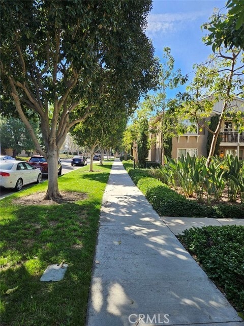 Building Photo - 35 Courant