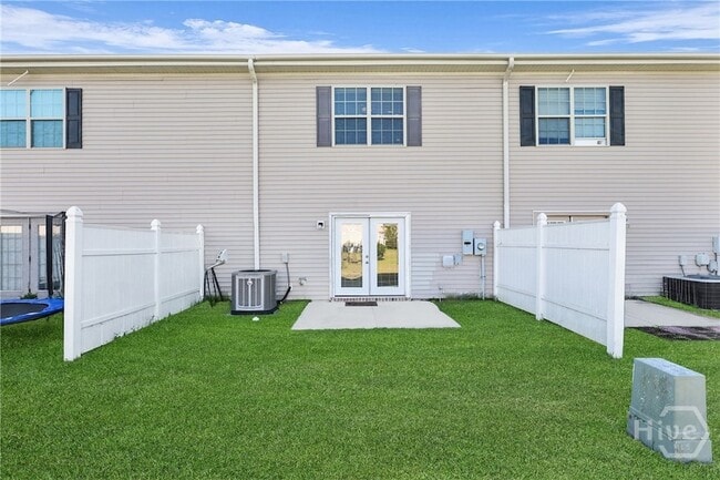 Building Photo - 975 Canyon Oak Loop