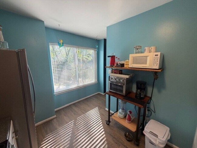 Building Photo - 801 Seawinds Ln