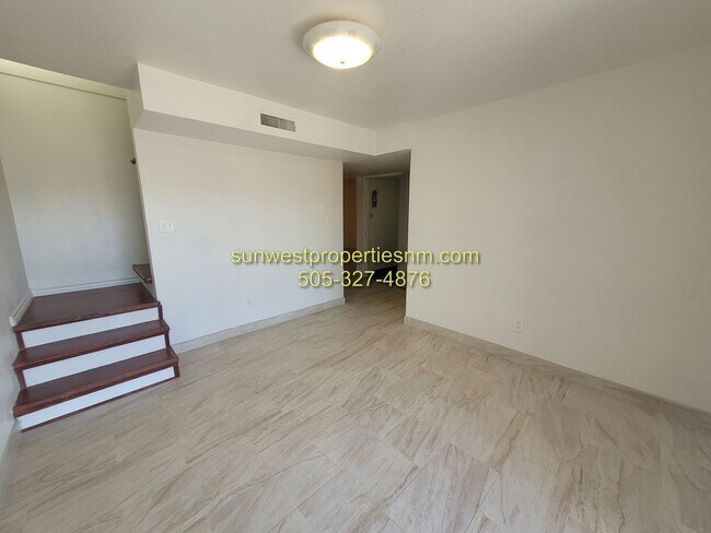 Building Photo - 4 Bedroom, 2.5 Bath Home for Rent