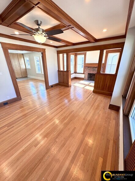 Building Photo - 14 White St