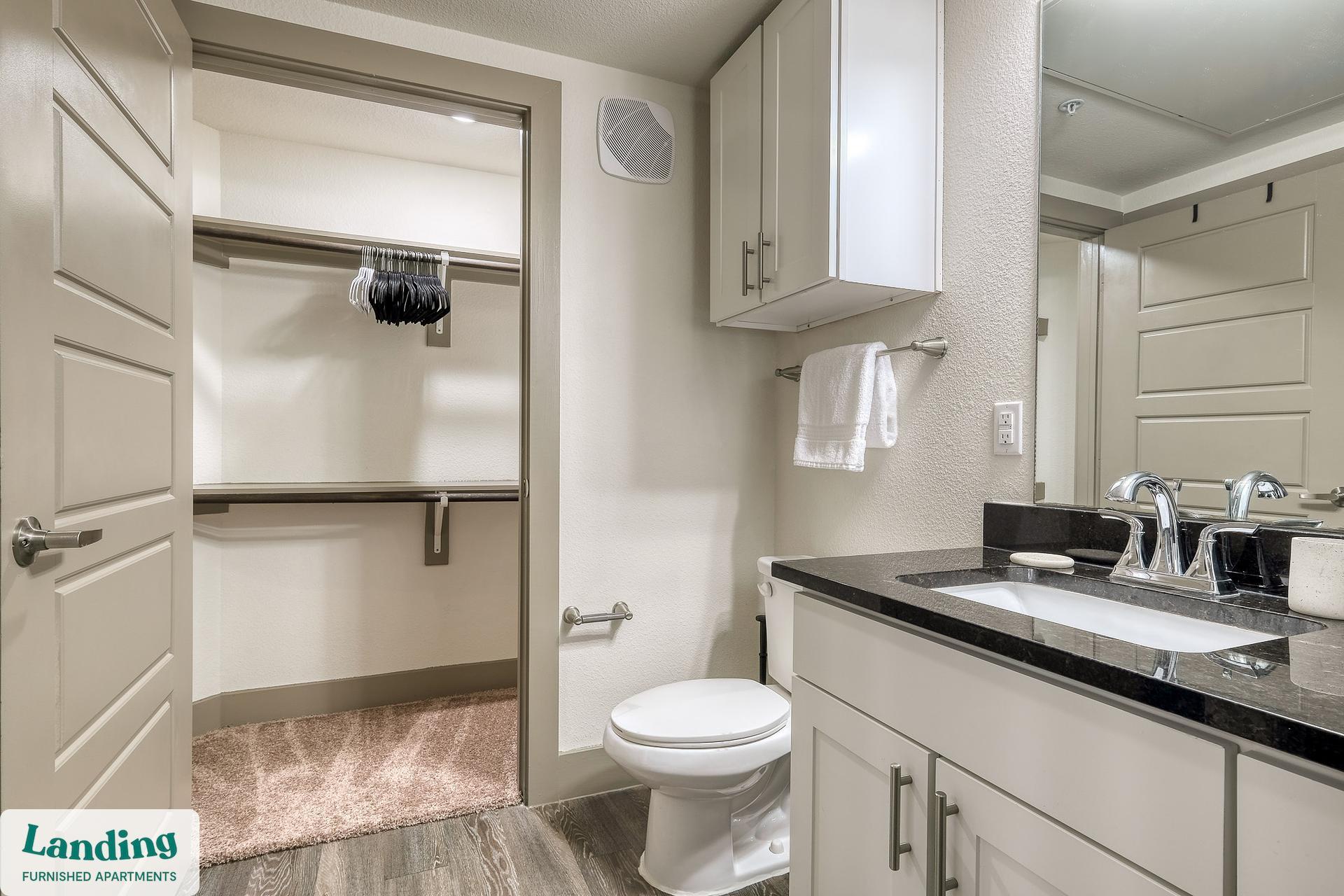 Building Photo - 300 Enclave Dr