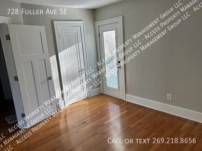 Building Photo - 728 Fuller Ave SE