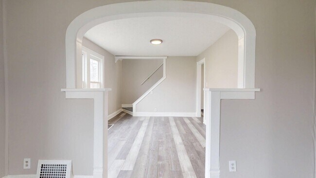 Building Photo - Lorain 2 Bedroom Single Family Home