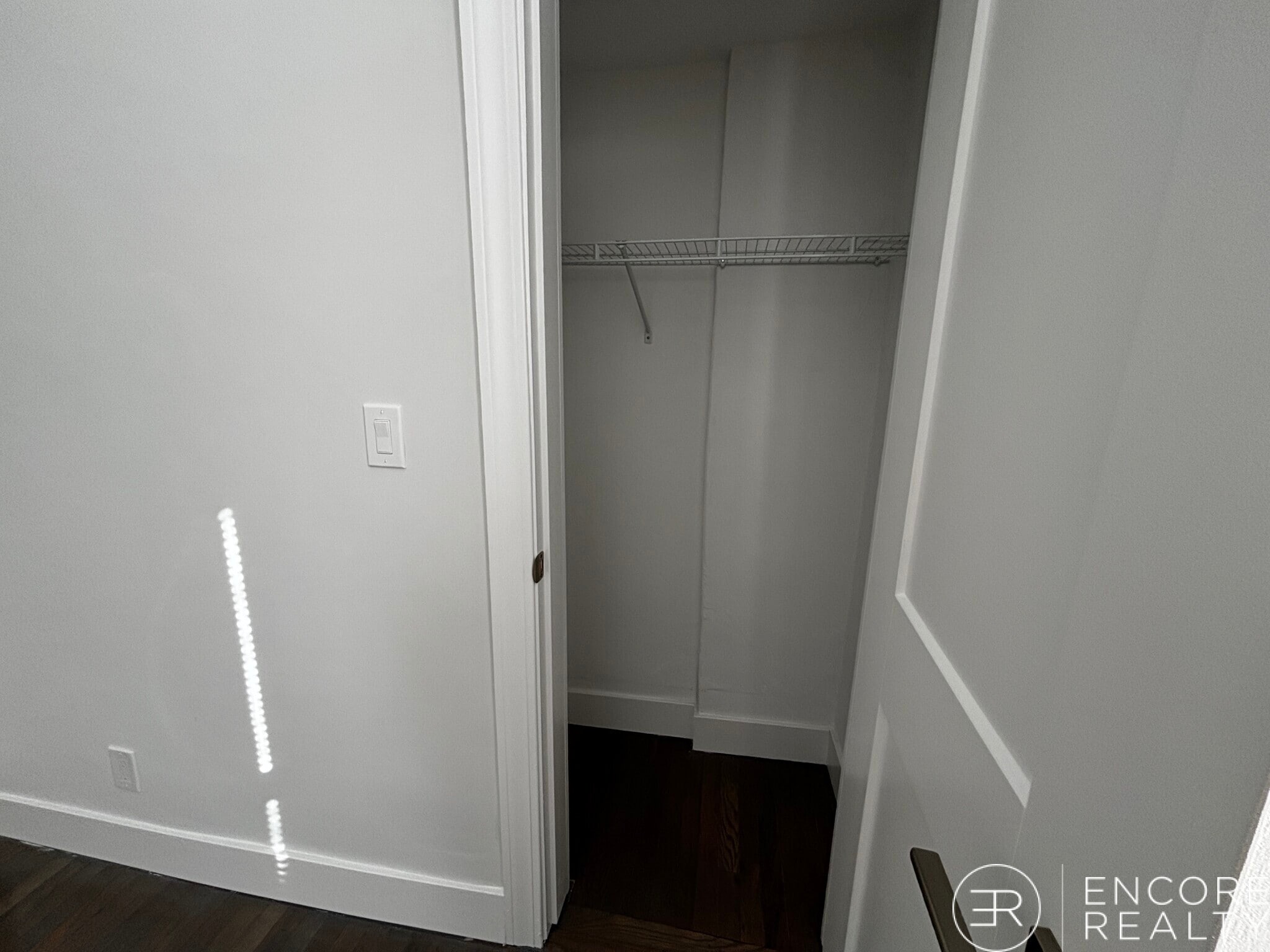 Building Photo - 65 Park Dr