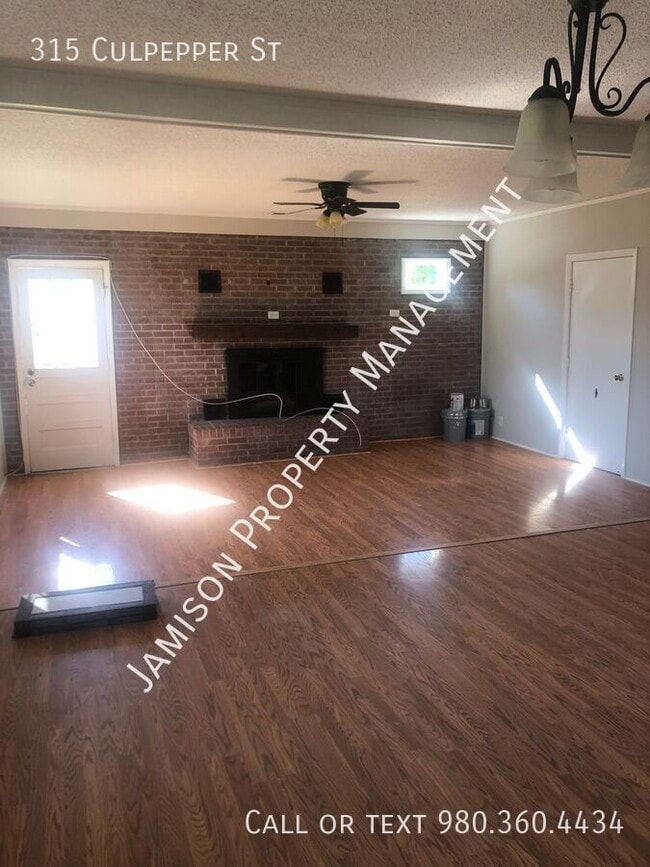 Building Photo - 315 Culpepper St