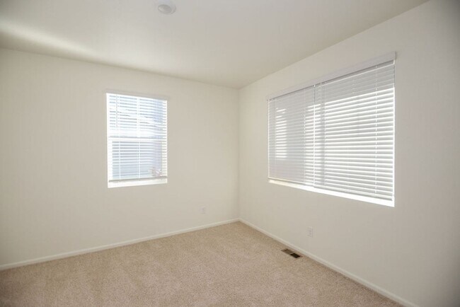 Building Photo - Spacious 4-Bedroom Home  + Office + Loft  with 3-Car Garage, Walk-Out Basement & Community Pool| ...