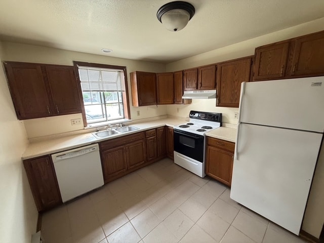 Primary Photo - Pinebrook Corner Apartments