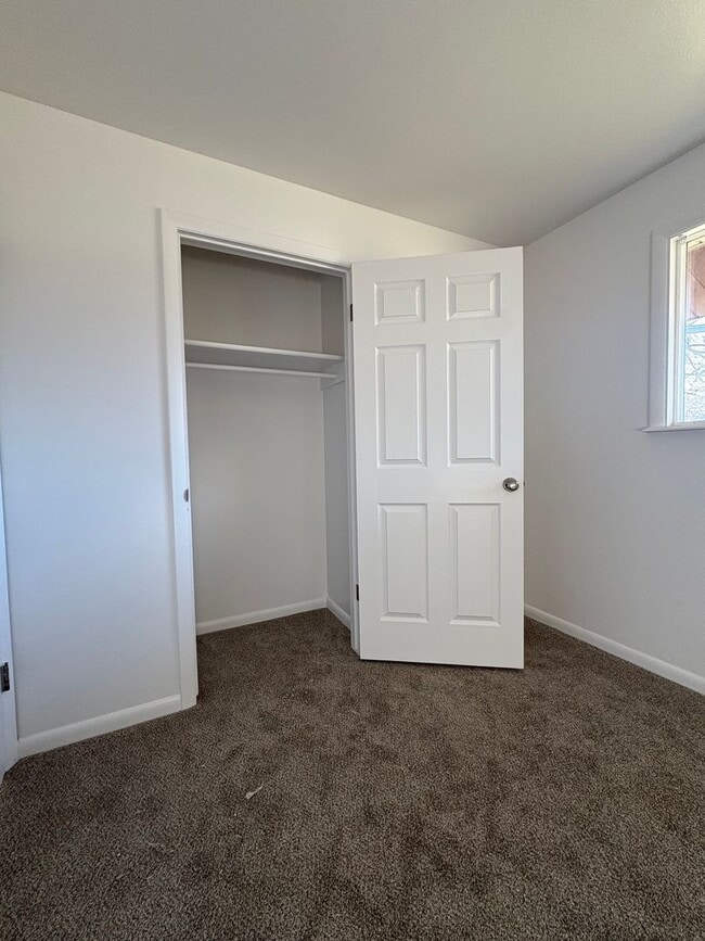 Building Photo - 983-985 S 600 W