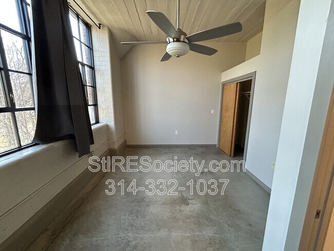 Building Photo - 8125 Michigan Ave