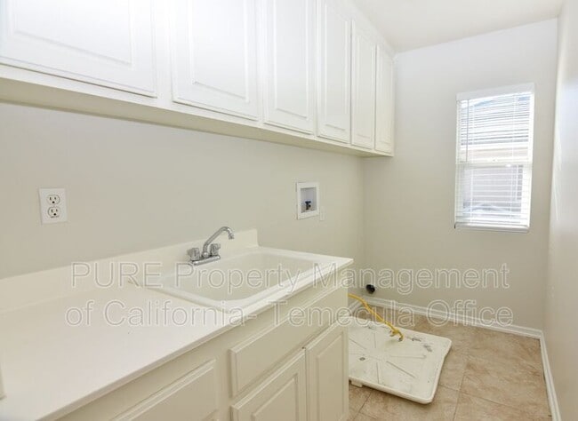 Building Photo - 23626 Applewood Pl