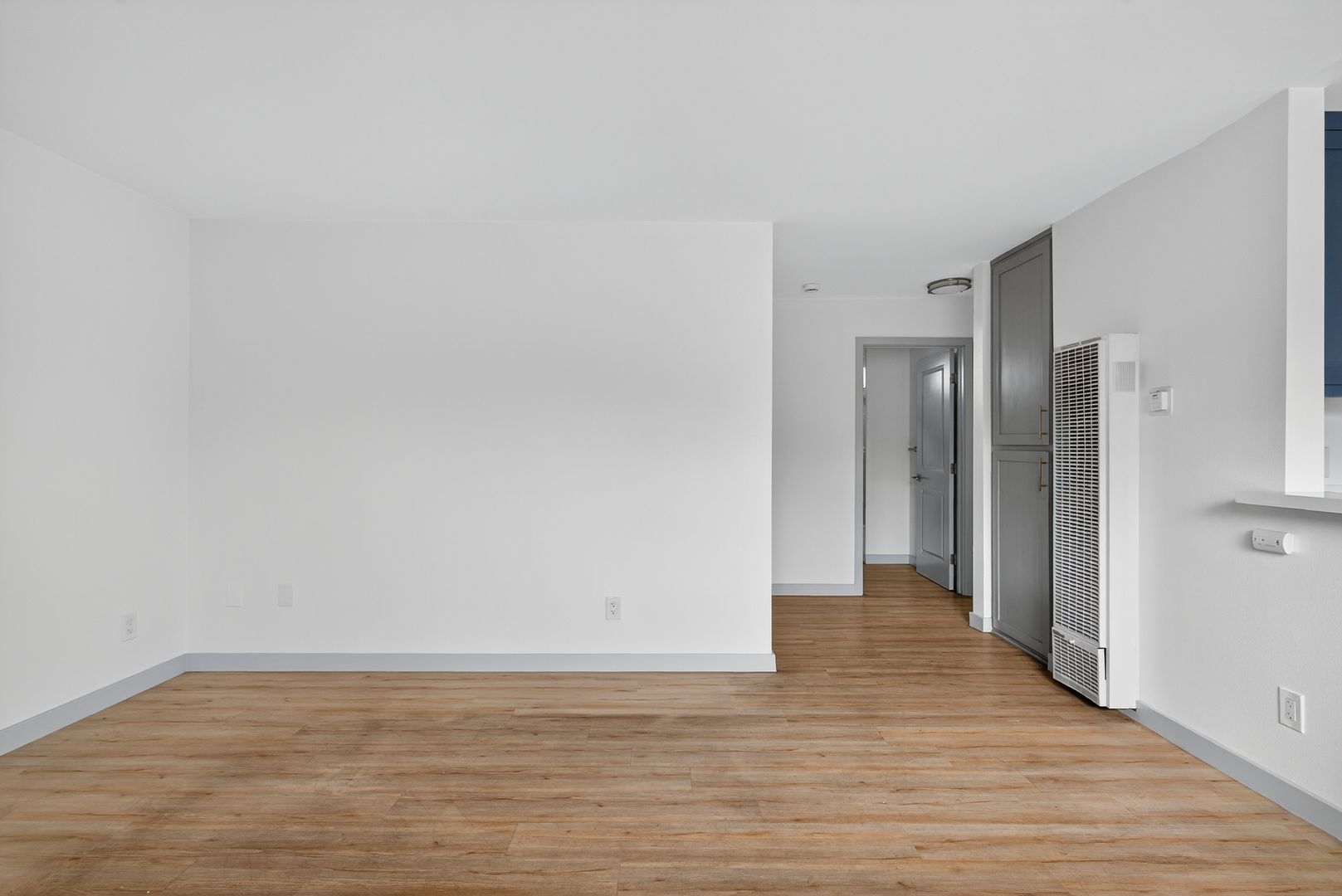 Building Photo - 921 Alamitos Ave